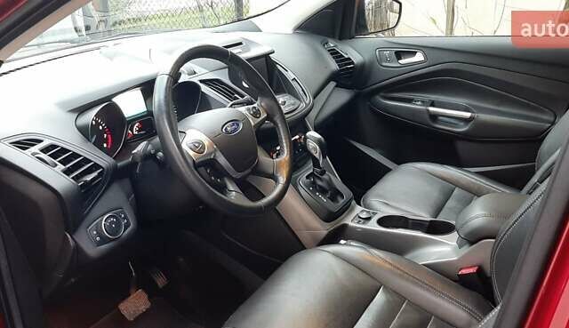 Красный Форд Эскейп, объемом двигателя 2 л и пробегом 93 тыс. км за 11300 $, фото 4 на Automoto.ua