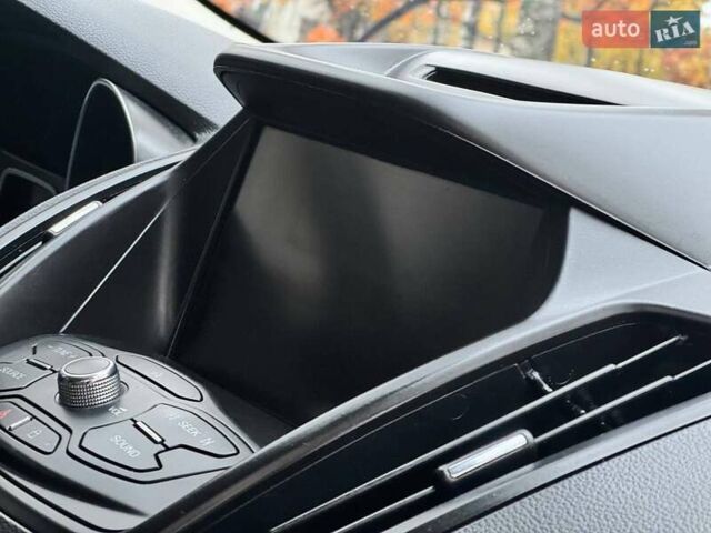 Червоний Форд Ескейп, об'ємом двигуна 2 л та пробігом 178 тис. км за 11998 $, фото 53 на Automoto.ua