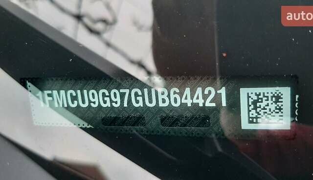 Красный Форд Эскейп, объемом двигателя 2 л и пробегом 93 тыс. км за 11300 $, фото 6 на Automoto.ua