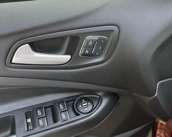 Червоний Форд Ескейп, об'ємом двигуна 2 л та пробігом 222 тис. км за 11500 $, фото 10 на Automoto.ua