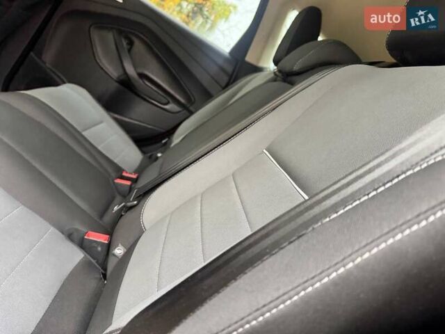 Червоний Форд Ескейп, об'ємом двигуна 2 л та пробігом 178 тис. км за 11998 $, фото 43 на Automoto.ua