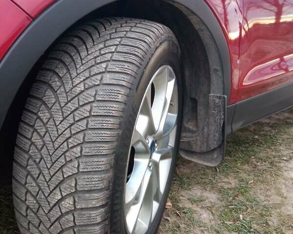 Красный Форд Эскейп, объемом двигателя 1.6 л и пробегом 180 тыс. км за 13200 $, фото 6 на Automoto.ua