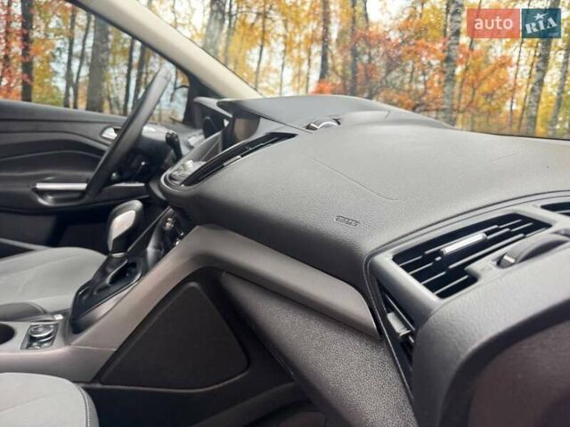 Червоний Форд Ескейп, об'ємом двигуна 2 л та пробігом 178 тис. км за 11998 $, фото 52 на Automoto.ua