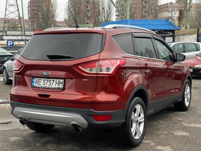 Красный Форд Эскейп, объемом двигателя 2.5 л и пробегом 150 тыс. км за 13500 $, фото 7 на Automoto.ua