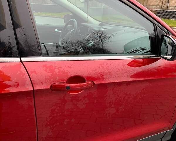 Красный Форд Эскейп, объемом двигателя 2 л и пробегом 141 тыс. км за 13000 $, фото 4 на Automoto.ua