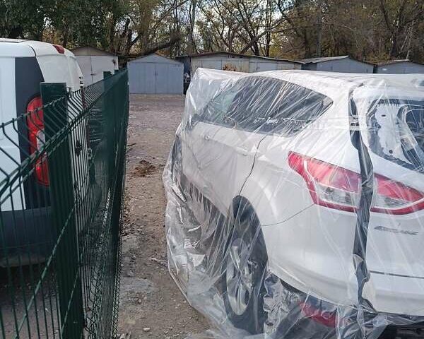 Красный Форд Эскейп, объемом двигателя 2.5 л и пробегом 250 тыс. км за 5300 $, фото 2 на Automoto.ua