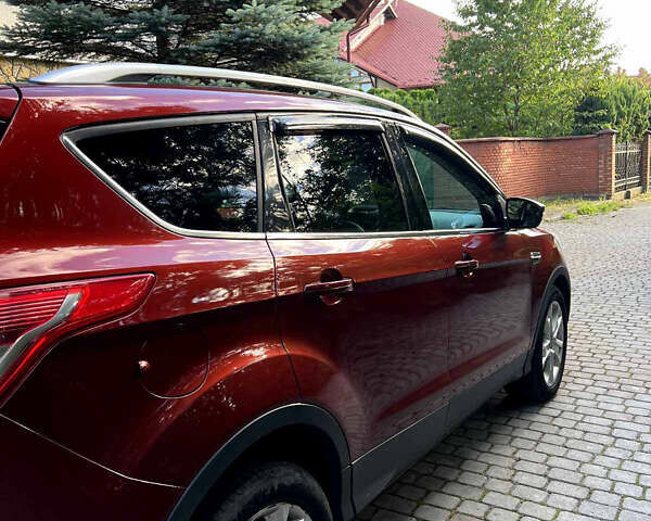 Красный Форд Эскейп, объемом двигателя 2 л и пробегом 222 тыс. км за 11500 $, фото 5 на Automoto.ua