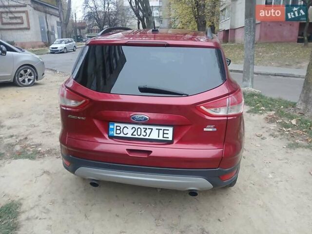 Красный Форд Эскейп, объемом двигателя 2 л и пробегом 190 тыс. км за 11900 $, фото 4 на Automoto.ua