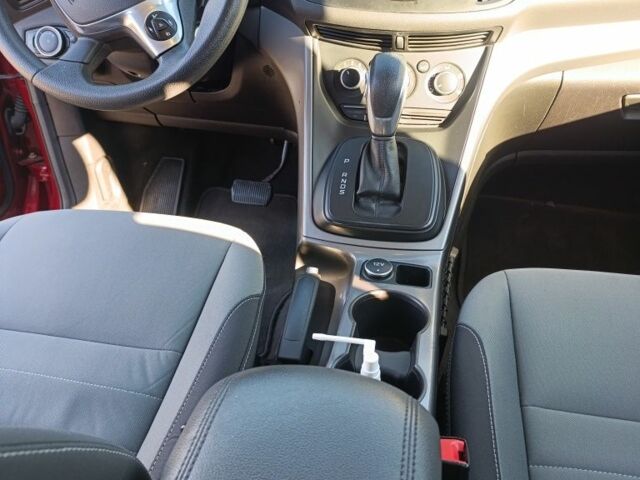 Форд Эскейп 2015 в Иршава на Automoto.ua Красный Форд Эскейп, объемом двигателя 2 л и пробегом 186 тыс. км за 10800 $, фото 4 на Automoto.ua