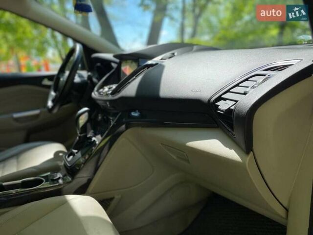 Червоний Форд Ескейп, об'ємом двигуна 1.6 л та пробігом 116 тис. км за 15400 $, фото 31 на Automoto.ua