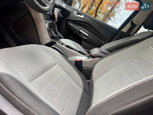 Червоний Форд Ескейп, об'ємом двигуна 2 л та пробігом 178 тис. км за 11998 $, фото 30 на Automoto.ua