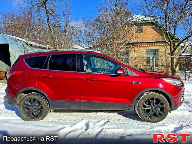 Красный Форд Эскейп, объемом двигателя 2 л и пробегом 190 тыс. км за 14200 $, фото 1 на Automoto.ua