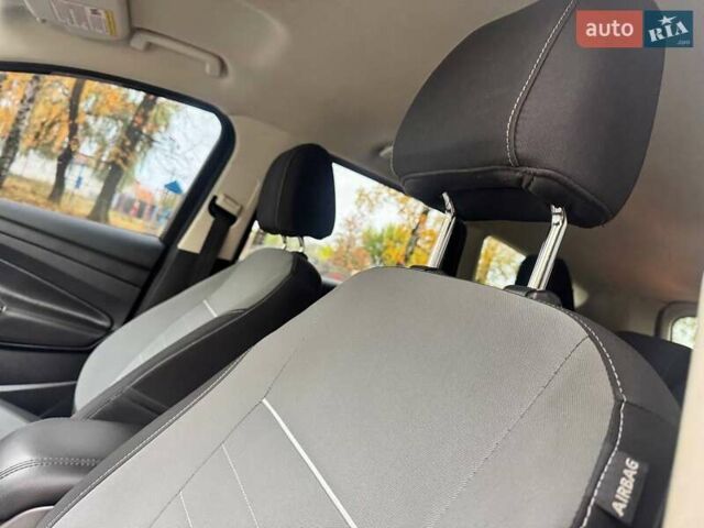 Червоний Форд Ескейп, об'ємом двигуна 2 л та пробігом 178 тис. км за 11998 $, фото 29 на Automoto.ua