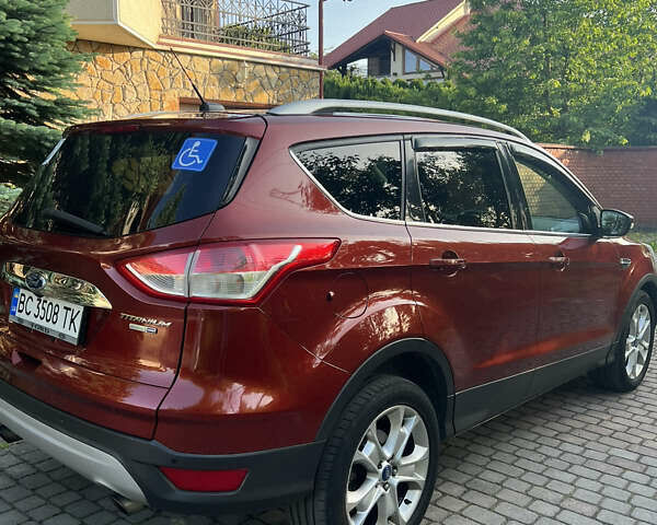 Красный Форд Эскейп, объемом двигателя 2 л и пробегом 222 тыс. км за 11500 $, фото 4 на Automoto.ua