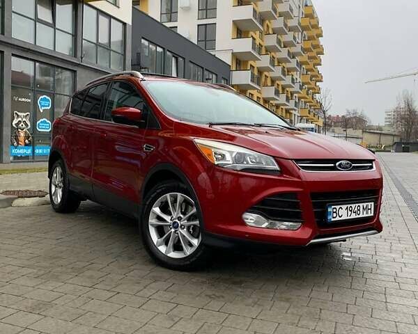 Красный Форд Эскейп, объемом двигателя 2 л и пробегом 141 тыс. км за 13000 $, фото 1 на Automoto.ua