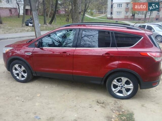 Красный Форд Эскейп, объемом двигателя 2 л и пробегом 190 тыс. км за 11900 $, фото 2 на Automoto.ua