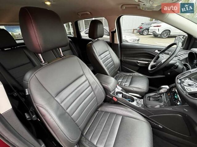 Красный Форд Эскейп, объемом двигателя 2 л и пробегом 127 тыс. км за 14500 $, фото 20 на Automoto.ua