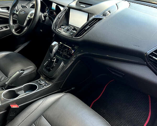 Красный Форд Эскейп, объемом двигателя 2 л и пробегом 222 тыс. км за 11500 $, фото 8 на Automoto.ua