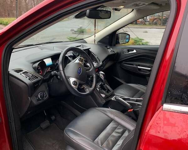 Красный Форд Эскейп, объемом двигателя 2 л и пробегом 141 тыс. км за 13000 $, фото 7 на Automoto.ua