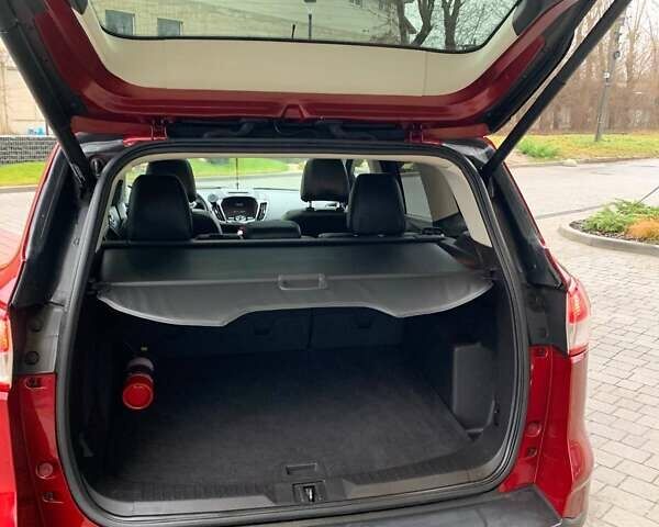 Красный Форд Эскейп, объемом двигателя 2 л и пробегом 141 тыс. км за 13000 $, фото 11 на Automoto.ua