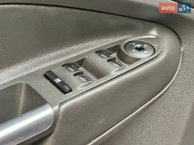 Червоний Форд Ескейп, об'ємом двигуна 2 л та пробігом 178 тис. км за 11998 $, фото 26 на Automoto.ua