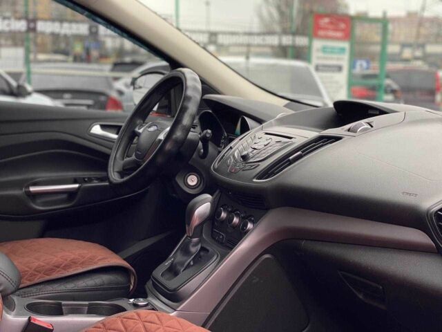 Красный Форд Эскейп, объемом двигателя 2.5 л и пробегом 150 тыс. км за 13500 $, фото 13 на Automoto.ua