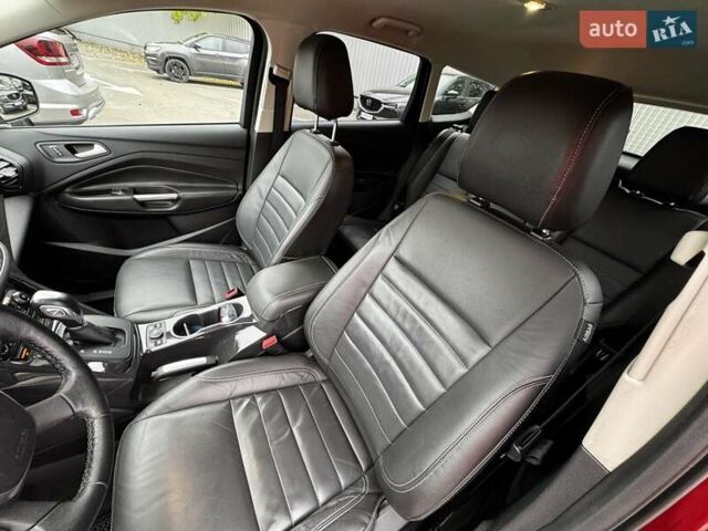 Красный Форд Эскейп, объемом двигателя 2 л и пробегом 127 тыс. км за 14500 $, фото 12 на Automoto.ua