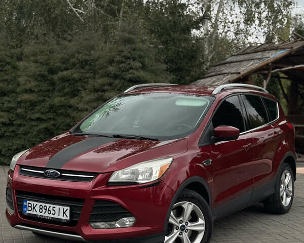 Красный Форд Эскейп, объемом двигателя 2 л и пробегом 270 тыс. км за 9500 $, фото 1 на Automoto.ua