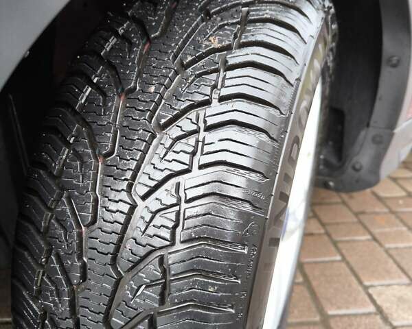 Червоний Форд Ескейп, об'ємом двигуна 2.49 л та пробігом 176 тис. км за 11500 $, фото 17 на Automoto.ua