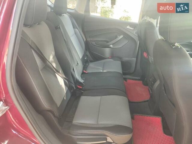 Красный Форд Эскейп, объемом двигателя 2 л и пробегом 118 тыс. км за 13000 $, фото 3 на Automoto.ua