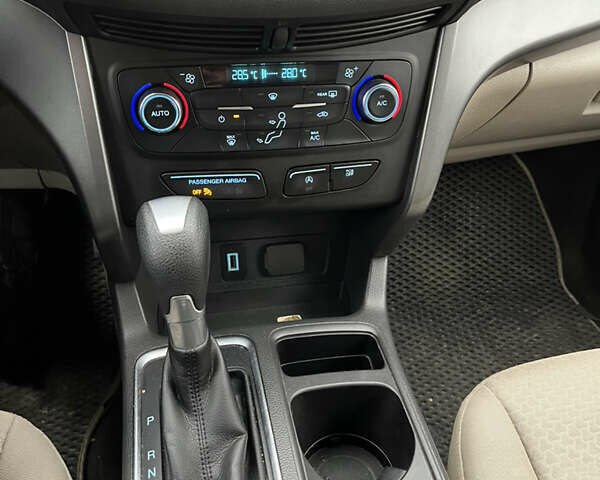 Червоний Форд Ескейп, об'ємом двигуна 1.5 л та пробігом 64 тис. км за 8900 $, фото 14 на Automoto.ua