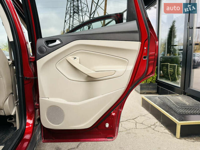 Красный Форд Эскейп, объемом двигателя 2 л и пробегом 167 тыс. км за 15800 $, фото 23 на Automoto.ua