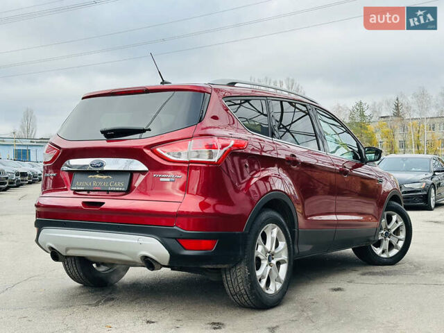 Красный Форд Эскейп, объемом двигателя 2 л и пробегом 167 тыс. км за 15800 $, фото 1 на Automoto.ua