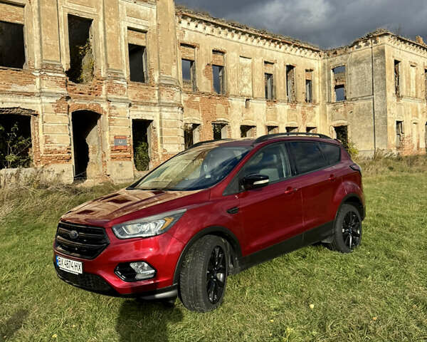 Форд Ескейп 2016 у Нетешине на Automoto.ua Червоний Форд Ескейп, об'ємом двигуна 2 л та пробігом 111 тис. км за 14700 $, фото 30 на Automoto.ua