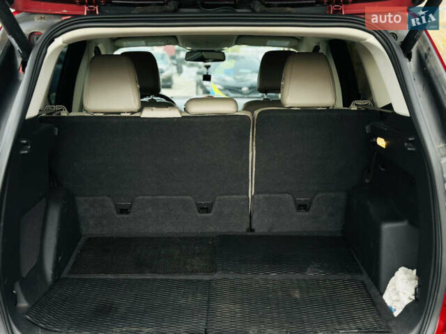 Красный Форд Эскейп, объемом двигателя 2 л и пробегом 167 тыс. км за 15800 $, фото 11 на Automoto.ua