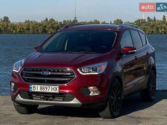 Червоний Форд Ескейп, об'ємом двигуна 2 л та пробігом 102 тис. км за 13700 $, фото 1 на Automoto.ua