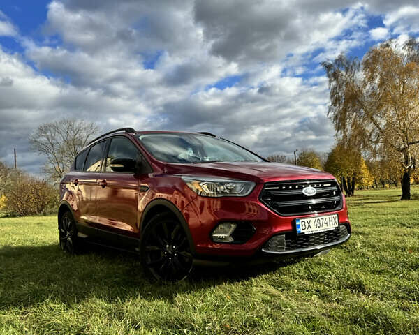 Форд Ескейп 2016 у Нетешине на Automoto.ua Червоний Форд Ескейп, об'ємом двигуна 2 л та пробігом 111 тис. км за 14700 $, фото 10 на Automoto.ua