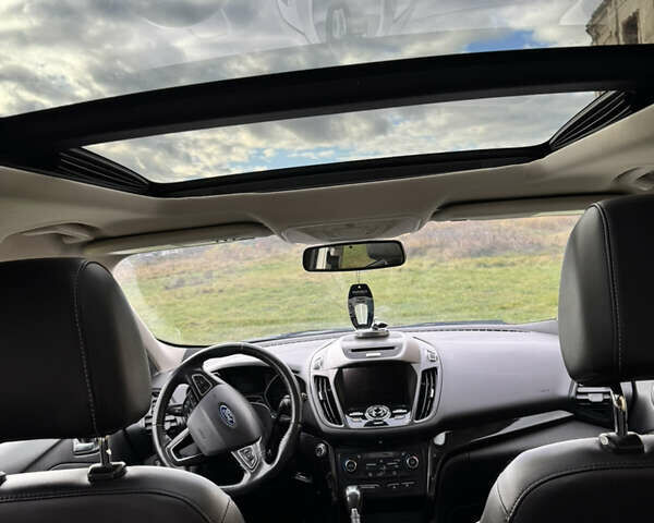 Форд Ескейп 2016 у Нетешине на Automoto.ua Червоний Форд Ескейп, об'ємом двигуна 2 л та пробігом 111 тис. км за 14700 $, фото 61 на Automoto.ua