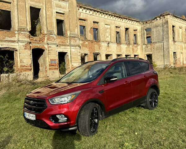 Форд Ескейп 2016 у Нетешине на Automoto.ua Червоний Форд Ескейп, об'ємом двигуна 2 л та пробігом 111 тис. км за 14700 $, фото 29 на Automoto.ua