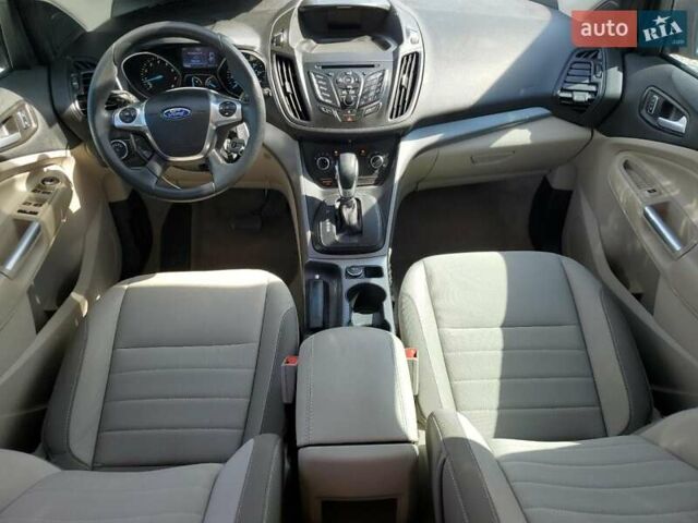 Красный Форд Эскейп, объемом двигателя 2.5 л и пробегом 110 тыс. км за 2700 $, фото 7 на Automoto.ua