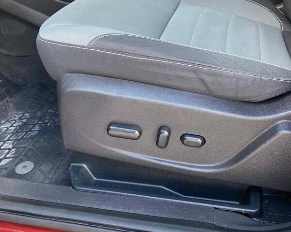 Червоний Форд Ескейп, об'ємом двигуна 2 л та пробігом 160 тис. км за 13300 $, фото 6 на Automoto.ua