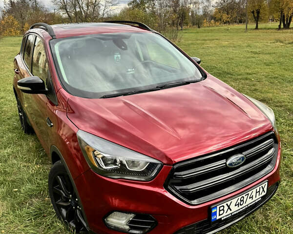 Форд Ескейп 2016 у Нетешине на Automoto.ua Червоний Форд Ескейп, об'ємом двигуна 2 л та пробігом 111 тис. км за 14700 $, фото 42 на Automoto.ua