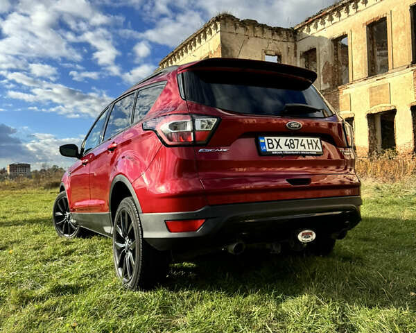 Форд Ескейп 2016 у Нетешине на Automoto.ua Червоний Форд Ескейп, об'ємом двигуна 2 л та пробігом 111 тис. км за 14700 $, фото 24 на Automoto.ua