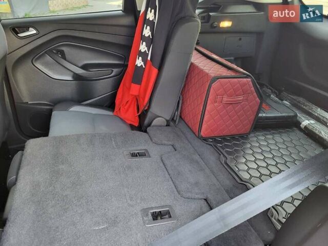 Червоний Форд Ескейп, об'ємом двигуна 1.5 л та пробігом 76 тис. км за 12500 $, фото 5 на Automoto.ua