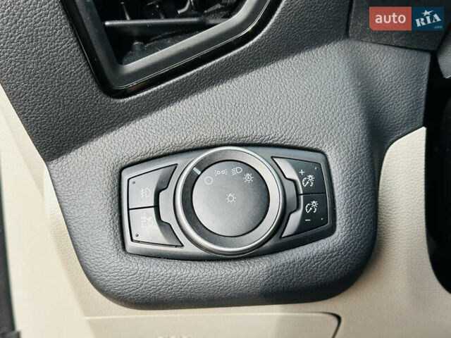 Красный Форд Эскейп, объемом двигателя 2 л и пробегом 167 тыс. км за 15800 $, фото 36 на Automoto.ua