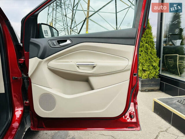 Красный Форд Эскейп, объемом двигателя 2 л и пробегом 167 тыс. км за 15800 $, фото 26 на Automoto.ua