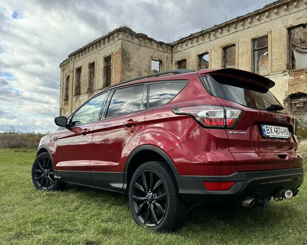 Форд Ескейп 2016 у Нетешине на Automoto.ua Червоний Форд Ескейп, об'ємом двигуна 2 л та пробігом 111 тис. км за 14700 $, фото 44 на Automoto.ua