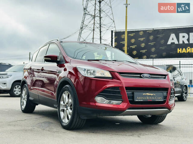 Красный Форд Эскейп, объемом двигателя 2 л и пробегом 167 тыс. км за 15800 $, фото 8 на Automoto.ua