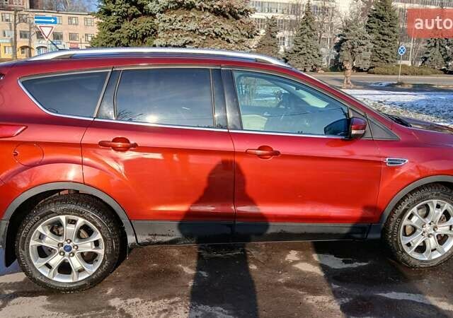 Форд Ескейп 2016 у Києві на Automoto.ua Червоний Форд Ескейп, об'ємом двигуна 1.6 л та пробігом 104 тис. км за 14200 $, фото 3 на Automoto.ua
