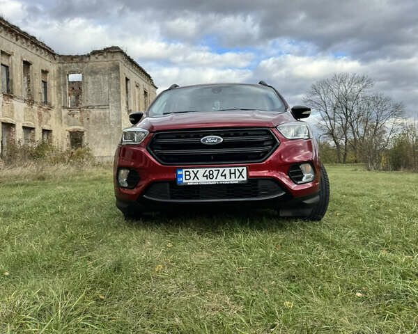 Форд Ескейп 2016 у Нетешине на Automoto.ua Червоний Форд Ескейп, об'ємом двигуна 2 л та пробігом 111 тис. км за 14700 $, фото 55 на Automoto.ua